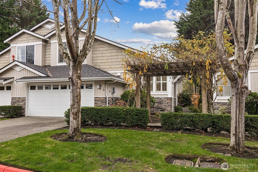Photo of 120 Newport Way NW #16, Issaquah, WA 98027 (MLS # 2552784)