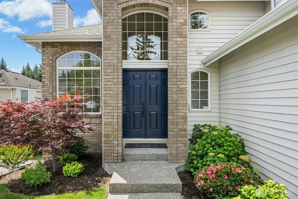 Photo of 2033 NE 24th Street, Renton, WA 98056 (MLS # 2392689)