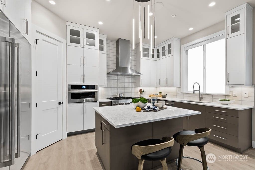 Photo of 933 131st Place NE #4, Bellevue, WA 98005 (MLS # 2030964)