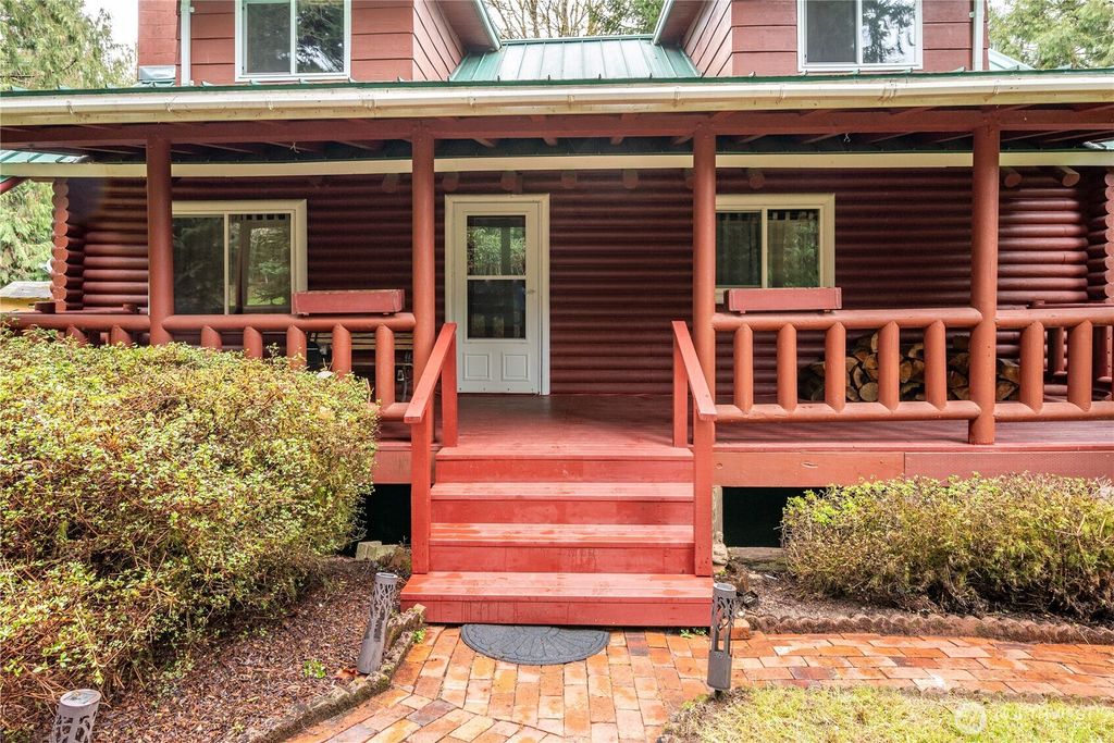 Photo of 171 Lenora Lane, Kelso, WA 98626 (MLS # 2483275)