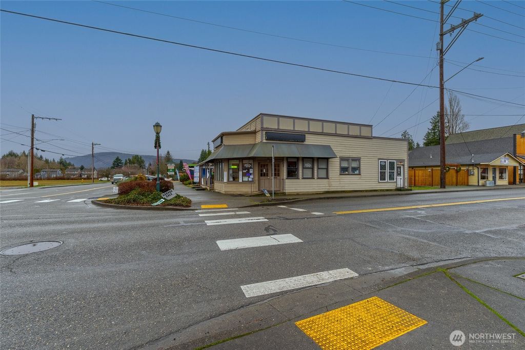 Photo of 101 E Stanley Street, Granite Falls, WA 98251 (MLS # 2459917)