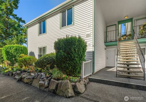 Photo of 1722 SW 318th Place #41A, Federal Way, WA 98023 (MLS # 2447362)