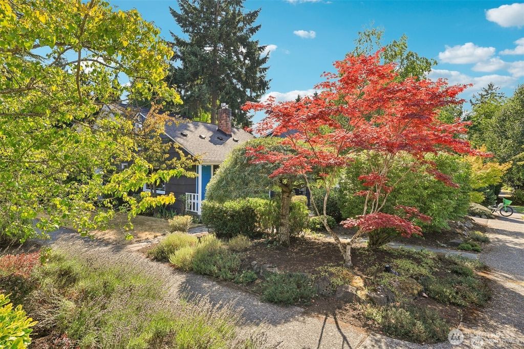 Photo of 4055 NE 57th Street, Seattle, WA 98105 (MLS # 2432608)