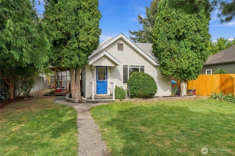 Photo of 319 NW C St ST, Ephrata, WA 98823 (MLS # 2580202)