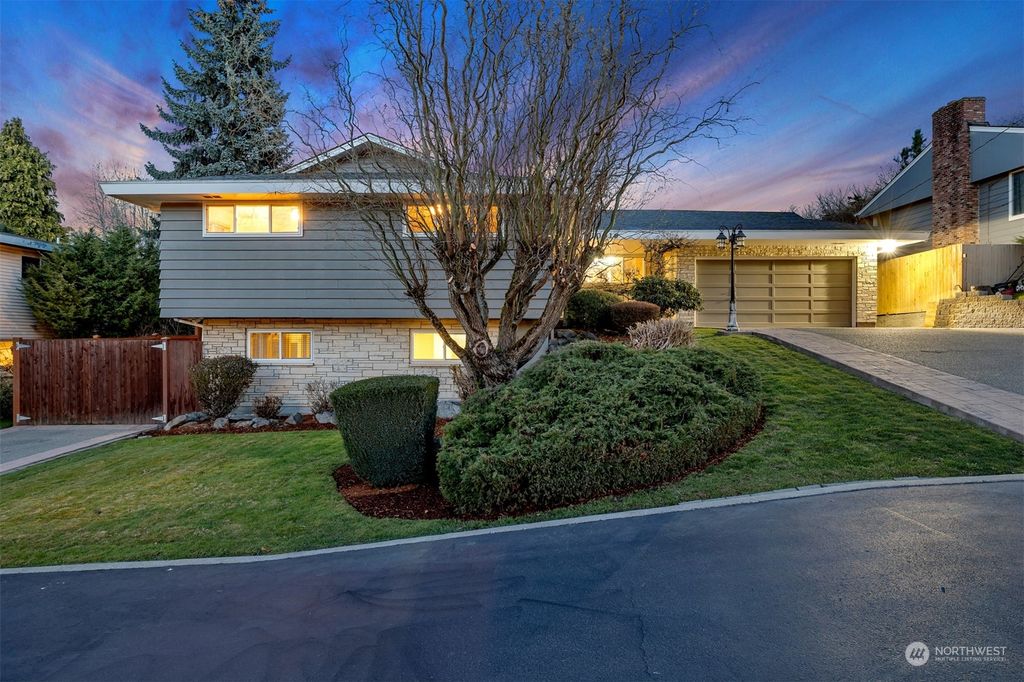 Photo of 10416 9th Avenue S, Seattle, WA 98168 (MLS # 2044251)