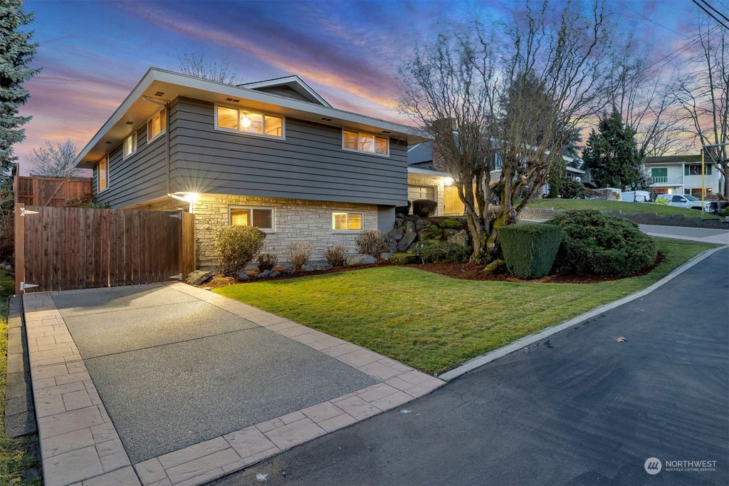 Photo of 10416 9th Avenue S, Seattle, WA 98168 (MLS # 2044251)