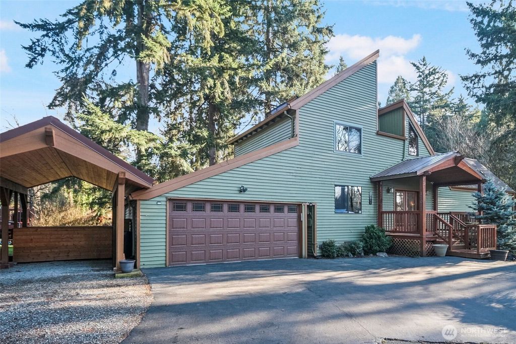 Photo of 11011 NE 140th Street, Kirkland, WA 98034 (MLS # 2472545)