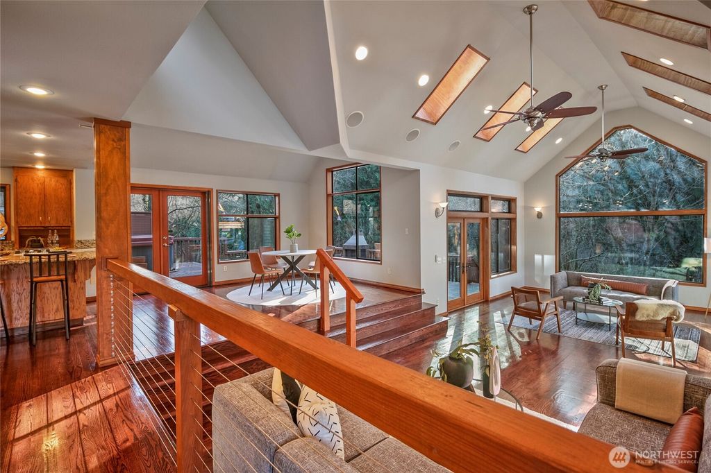 Photo of 11011 NE 140th Street, Kirkland, WA 98034 (MLS # 2472545)