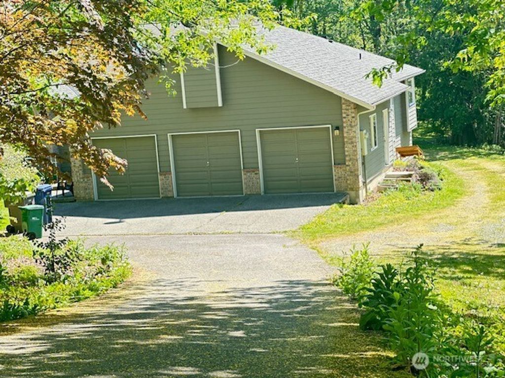 Photo of 32021 SE 291 Street, Ravensdale, WA 98051 (MLS # 2517126)