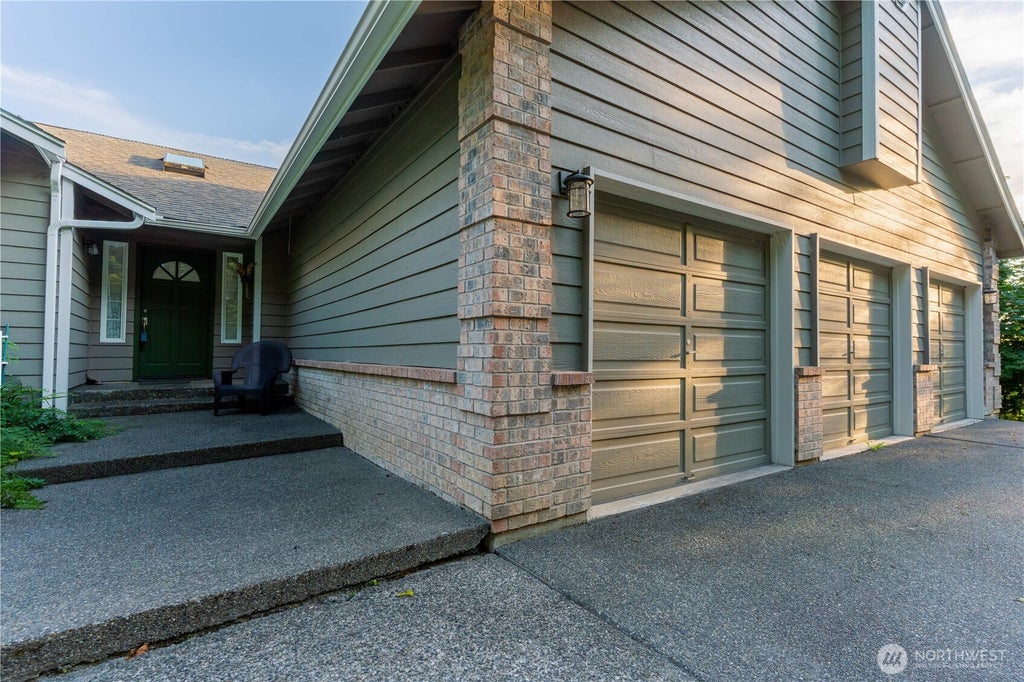 Photo of 32021 SE 291 Street, Ravensdale, WA 98051 (MLS # 2517126)