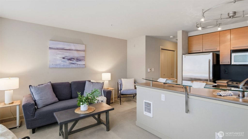 Photo of 1420 E pINE Street #E606, Seattle, WA 98122 (MLS # 2592806)