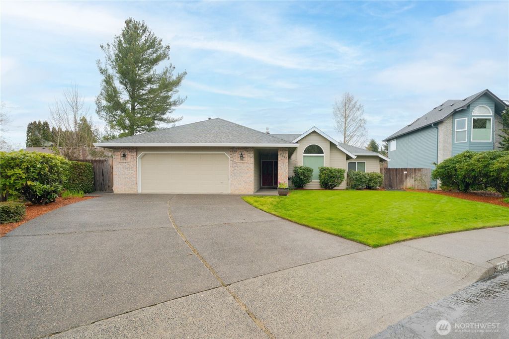 Photo of 1420 NW 136th Street, Vancouver, WA 98685 (MLS # 2500029)