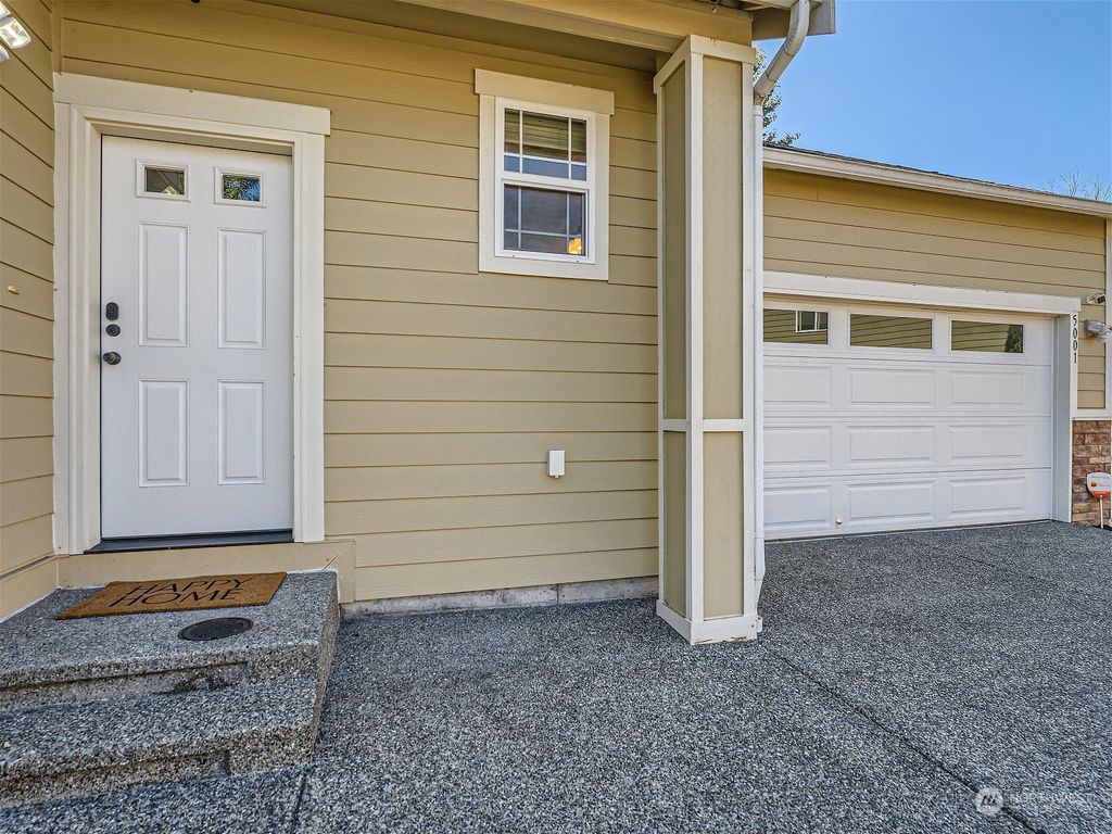 Photo of 5001 NE 3rd Street, Renton, WA 98059 (MLS # 2142572)