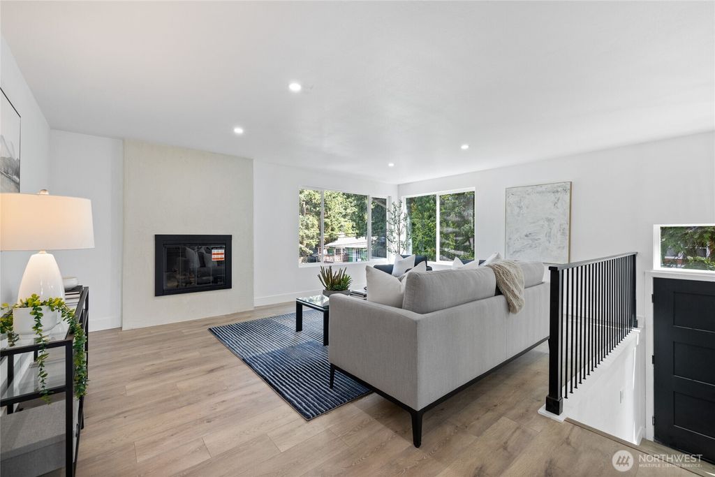 Photo of 824 SW 301st Pl Pl, Federal Way, WA 98023 (MLS # 2394283)