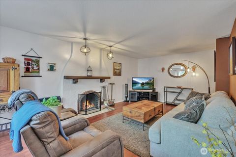 Photo of 411 N Yakima Avenue, Tacoma, WA 98403 (MLS # 2491659)