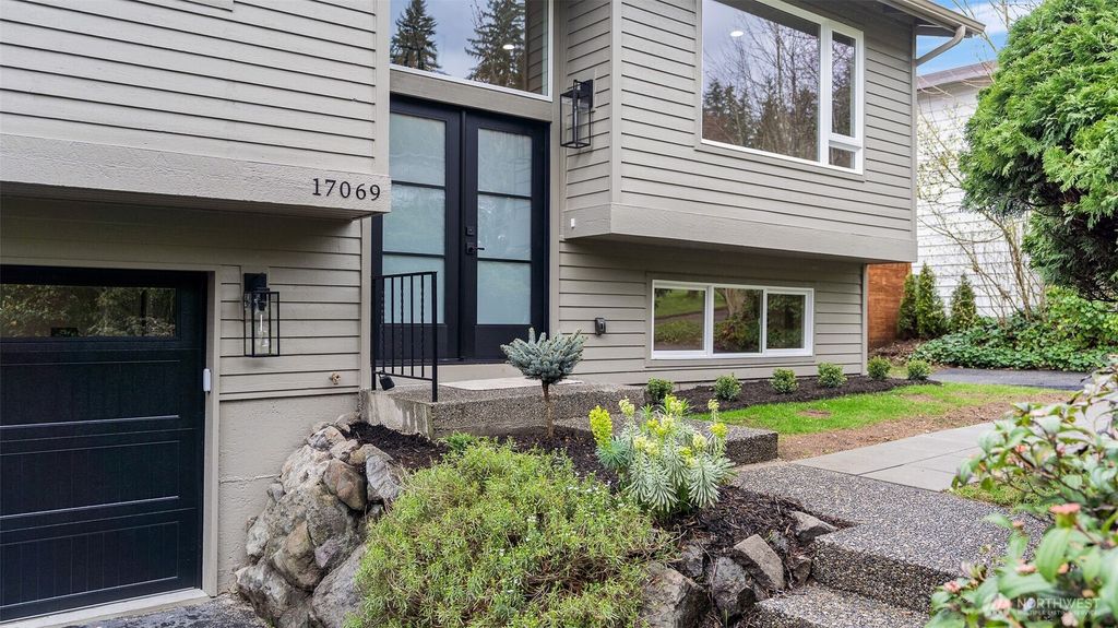 Photo of 17069 142nd PL NE Pl, Woodinville, WA 98072 (MLS # 2497263)