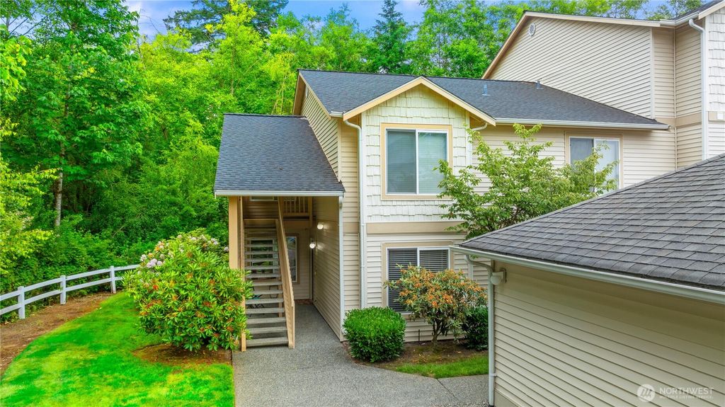 Photo of 723 114th Street SW #Y101, Everett, WA 98204 (MLS # 2395350)