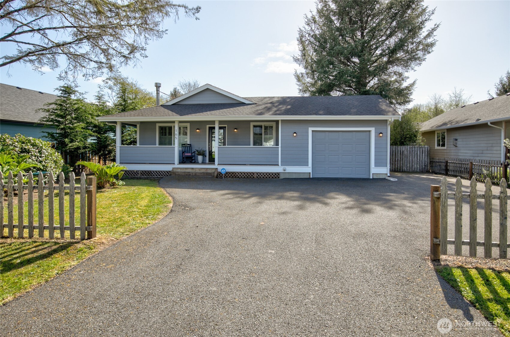 165 N Narwhal Loop NW