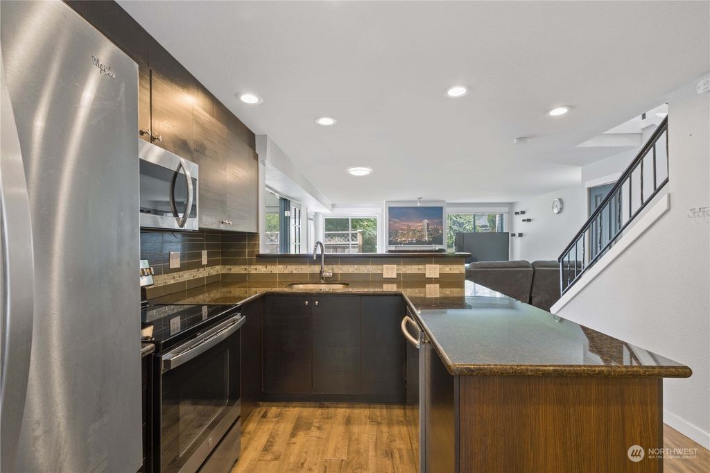 Photo of 414 S 329th Lane, Federal Way, WA 98003 (MLS # 2247252)