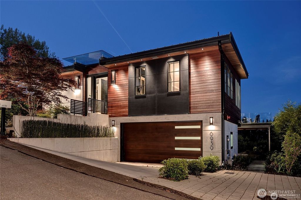 Photo of 6939 SE Allen Street, Mercer Island, WA 98040 (MLS # 2434278)