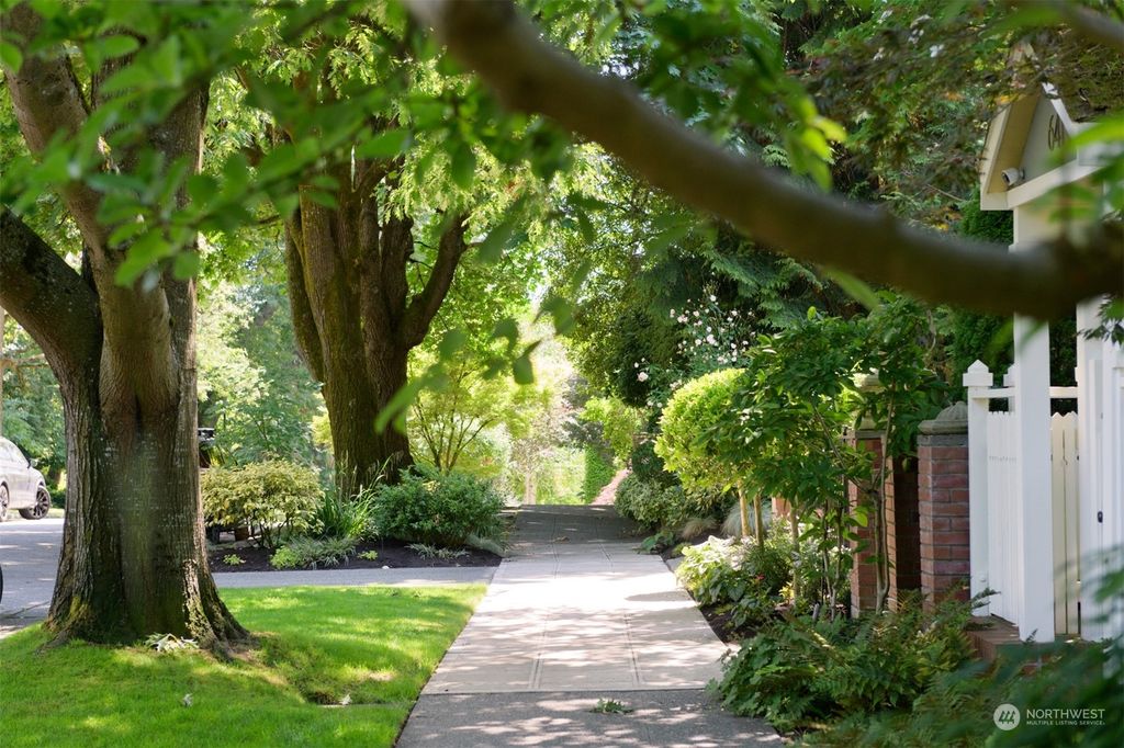 Photo of 614 33rd Avenue E, Seattle, WA 98112 (MLS # 2158948)