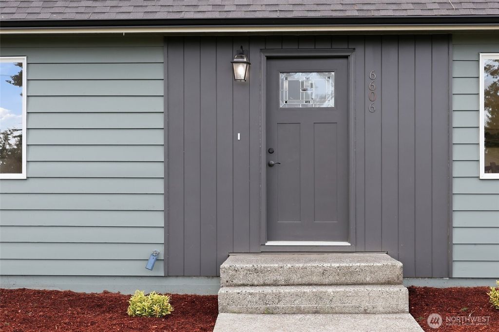 Photo of 6606 Lombard Avenue #3, Everett, WA 98203 (MLS # 2466969)