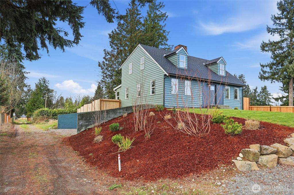 Photo of 6606 Lombard Avenue #3, Everett, WA 98203 (MLS # 2466969)