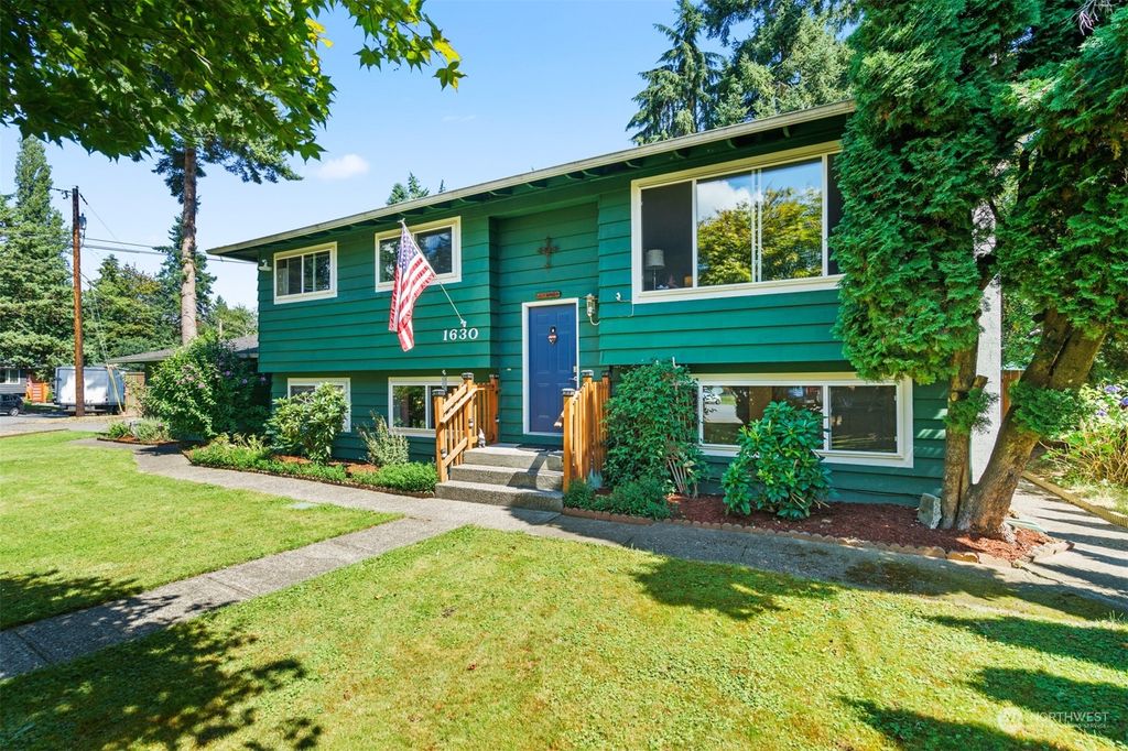 Photo of 1630 215th Street SW, Lynnwood, WA 98036 (MLS # 2140885)