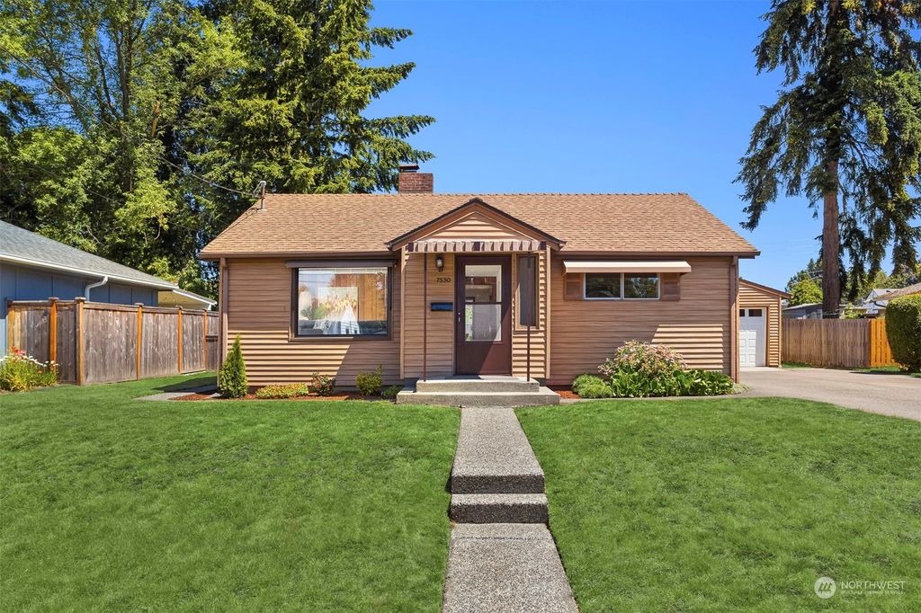 Photo of 7530 S 120th Street, Seattle, WA 98178 (MLS # 2262010)