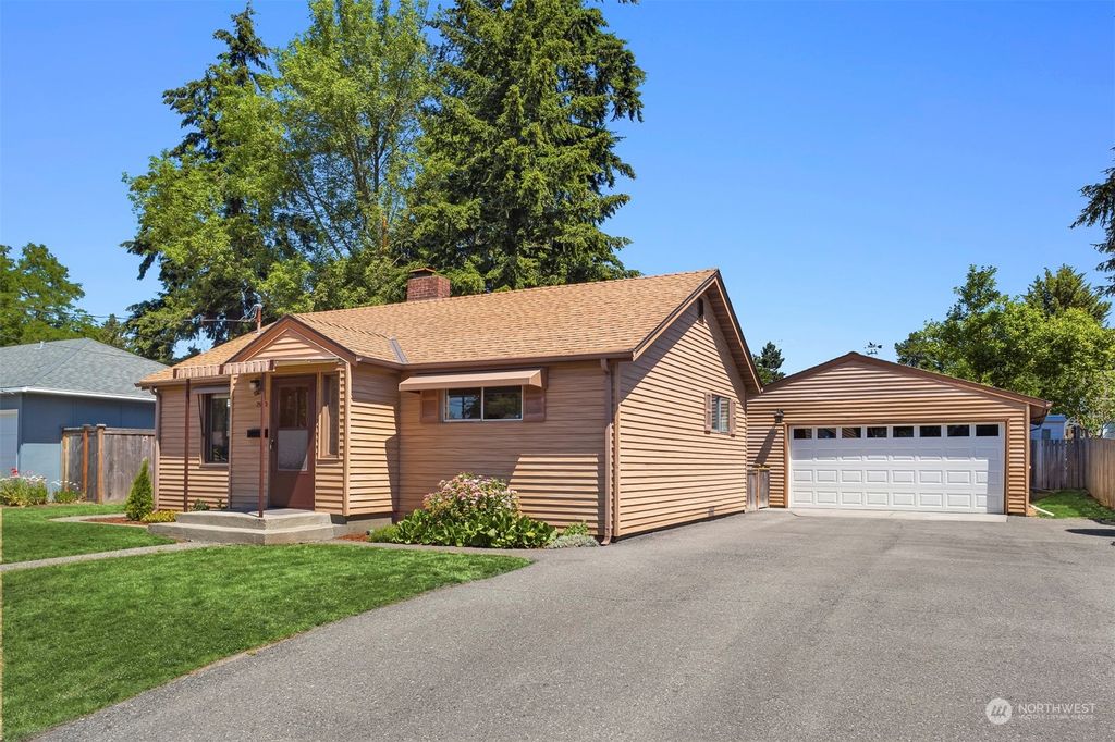 Photo of 7530 S 120th Street, Seattle, WA 98178 (MLS # 2262010)