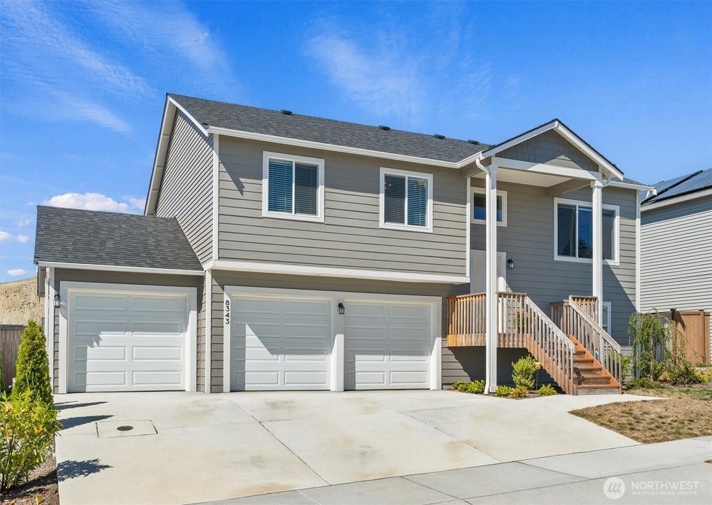 Photo of 8343 39th Place NE, Marysville, WA 98270 (MLS # 2410867)