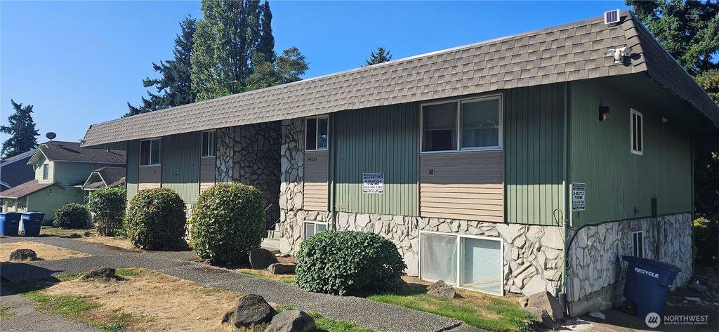 Photo of 24021 25th Avenue S, Des Moines, WA 98198 (MLS # 2447388)