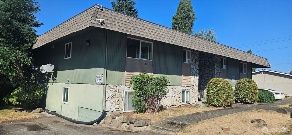 Photo of 24021 25th Avenue S, Des Moines, WA 98198 (MLS # 2447388)