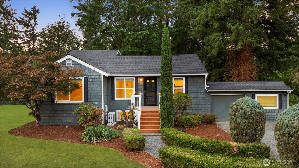 Photo of 13128 SE 95th Way, Newcastle, WA 98056 (MLS # 2429705)