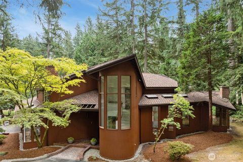 Photo of 5004 134th Place NE, Bellevue, WA 98005 (MLS # 2435257)