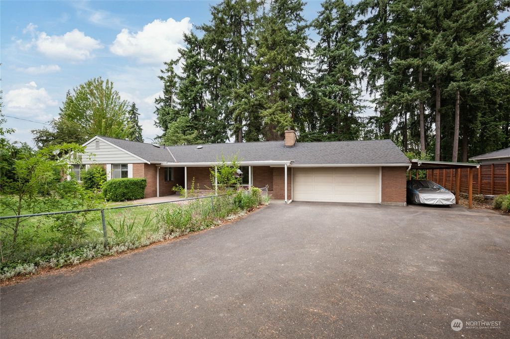 Photo of 2108 NE 28th Street, Renton, WA 98056 (MLS # 2129281)