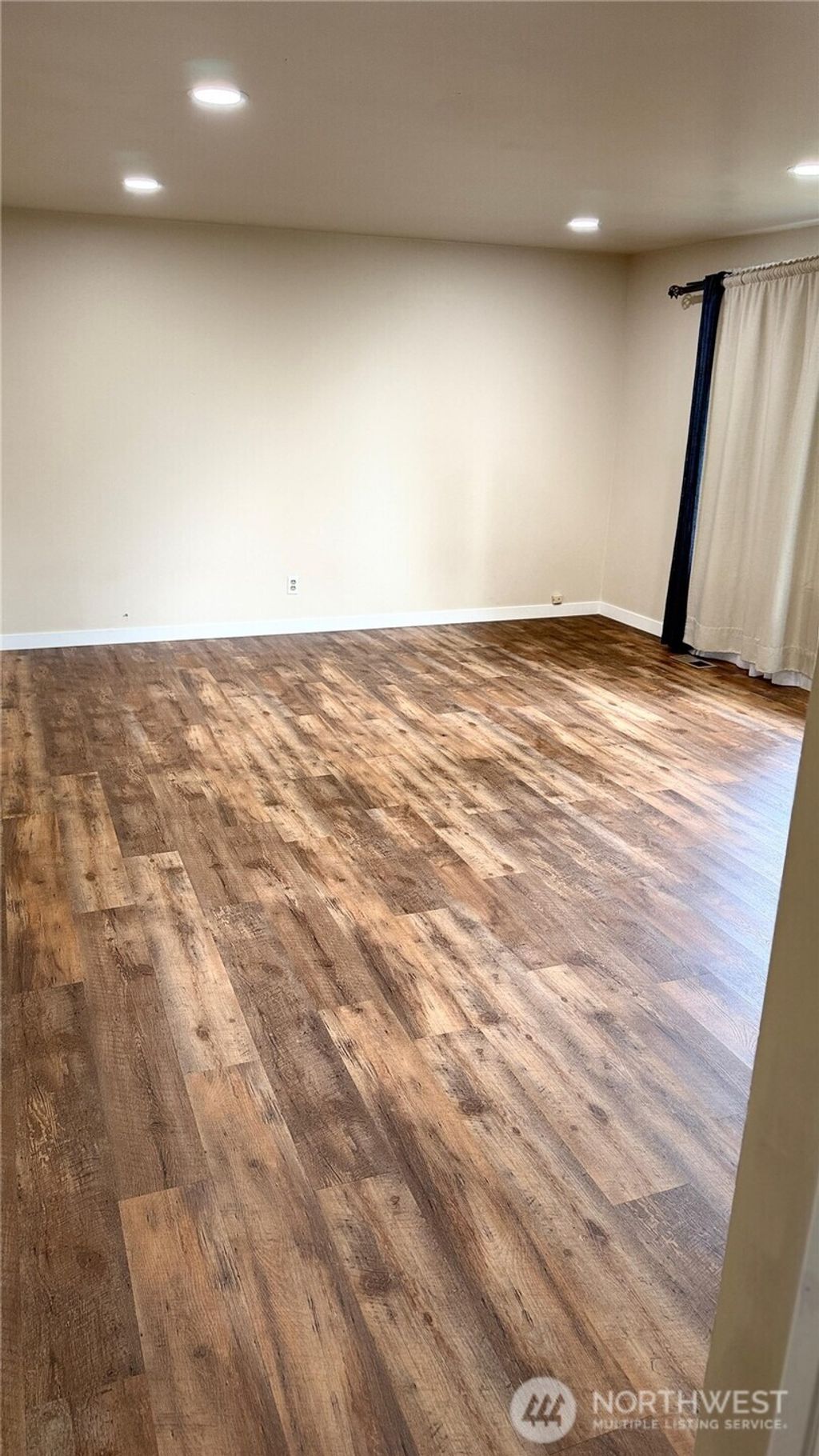 Photo of 9802 S 210th pl Pl, Kent, WA 98031 (MLS # 2484348)