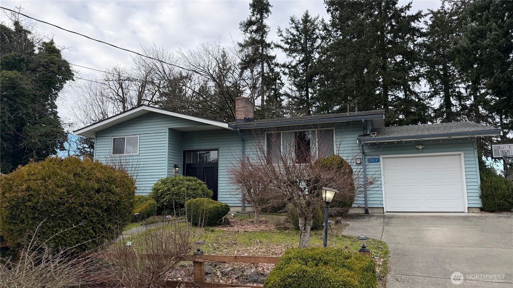 Photo of 9802 S 210th pl Pl, Kent, WA 98031 (MLS # 2484348)