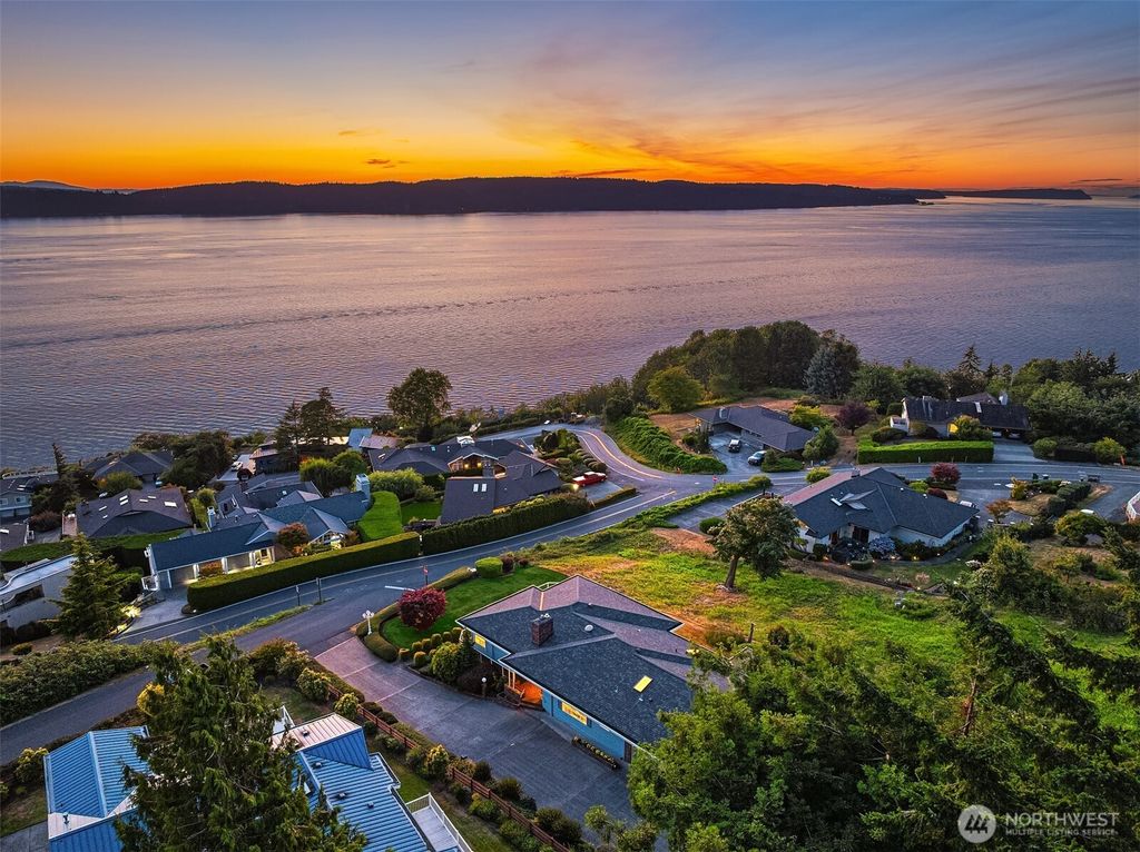 Photo of 9305 62nd Place W, Mukilteo, WA 98275 (MLS # 2410449)