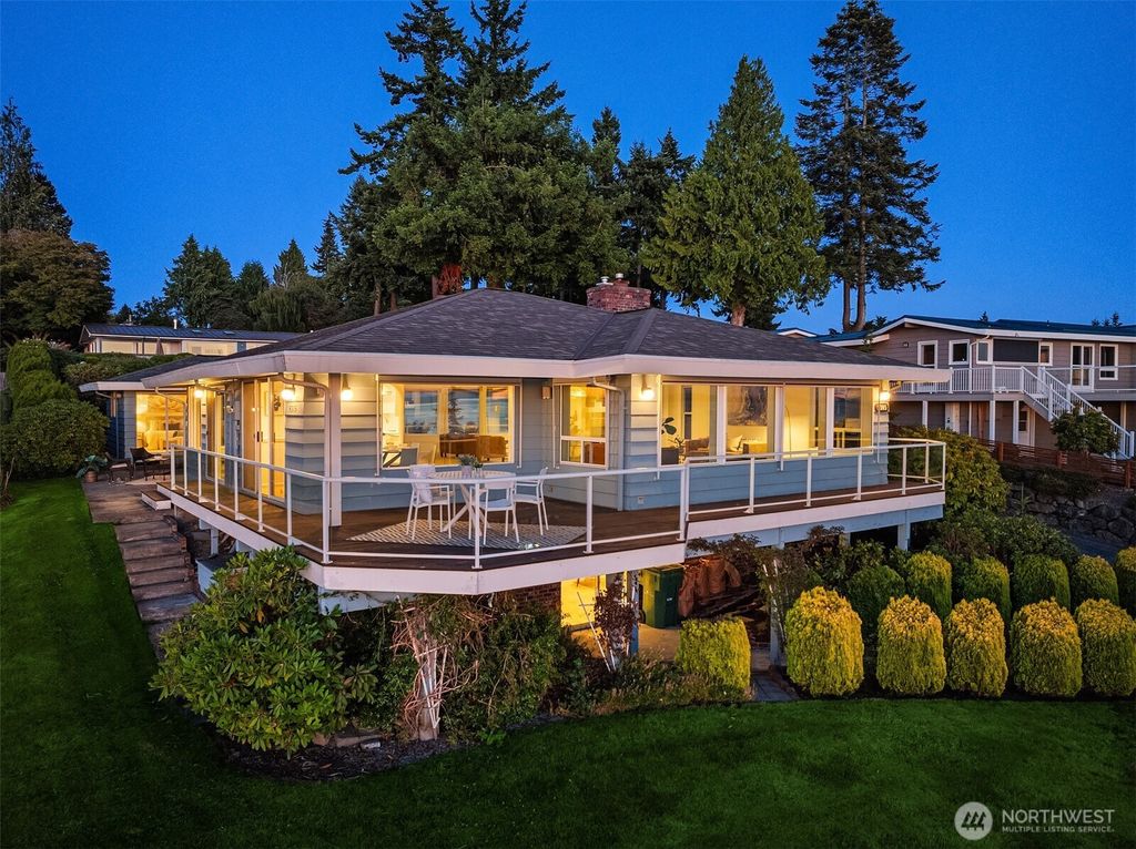 Photo of 9305 62nd Place W, Mukilteo, WA 98275 (MLS # 2410449)
