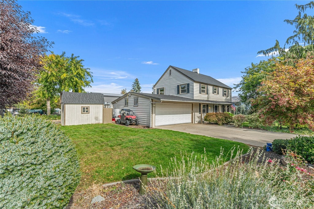 Photo of 1408 Westwood Avenue, Wenatchee, WA 98801 (MLS # 2590528)