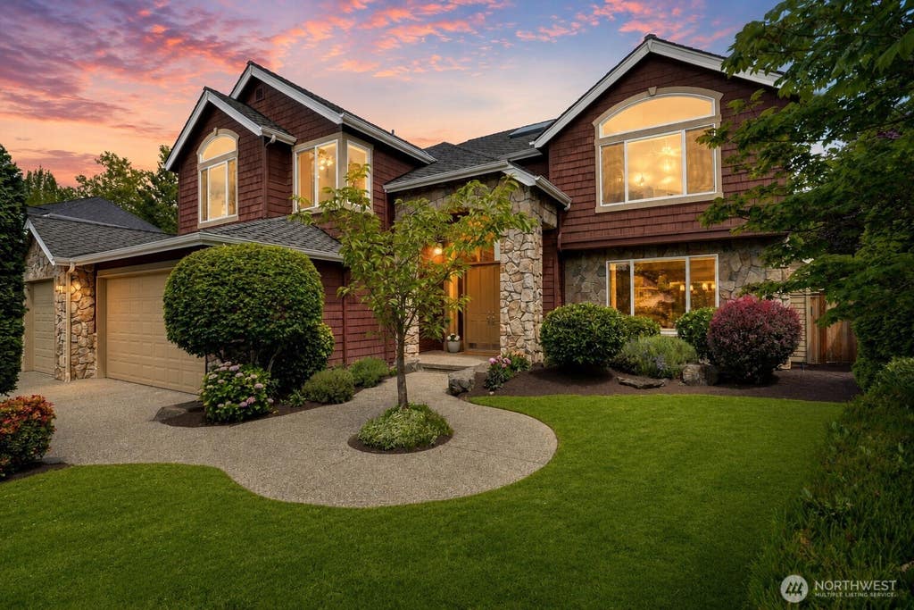 Photo of 3054 205th Court NE, Sammamish, WA 98074 (MLS # 2556832)