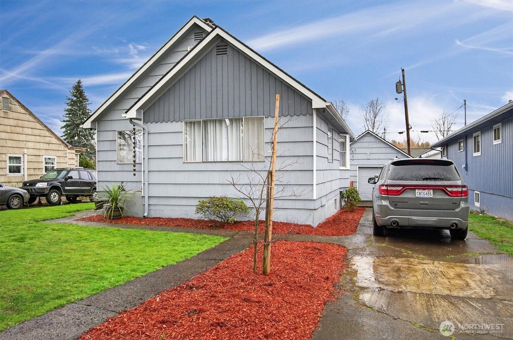 Photo of 1210 8th Avenue, Longview, WA 98632 (MLS # 2485803)