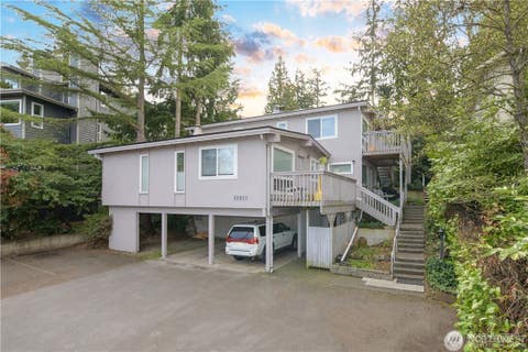 Photo of 11211 NE 68th Street #2, Kirkland, WA 98033 (MLS # 2557457)