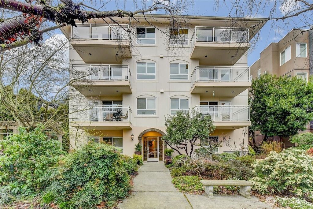 Photo of 1527 California Avenue SW #301, Seattle, WA 98116 (MLS # 2493452)