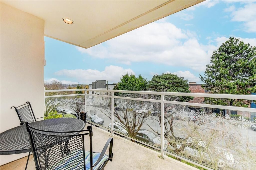 Photo of 1527 California Avenue SW #301, Seattle, WA 98116 (MLS # 2493452)