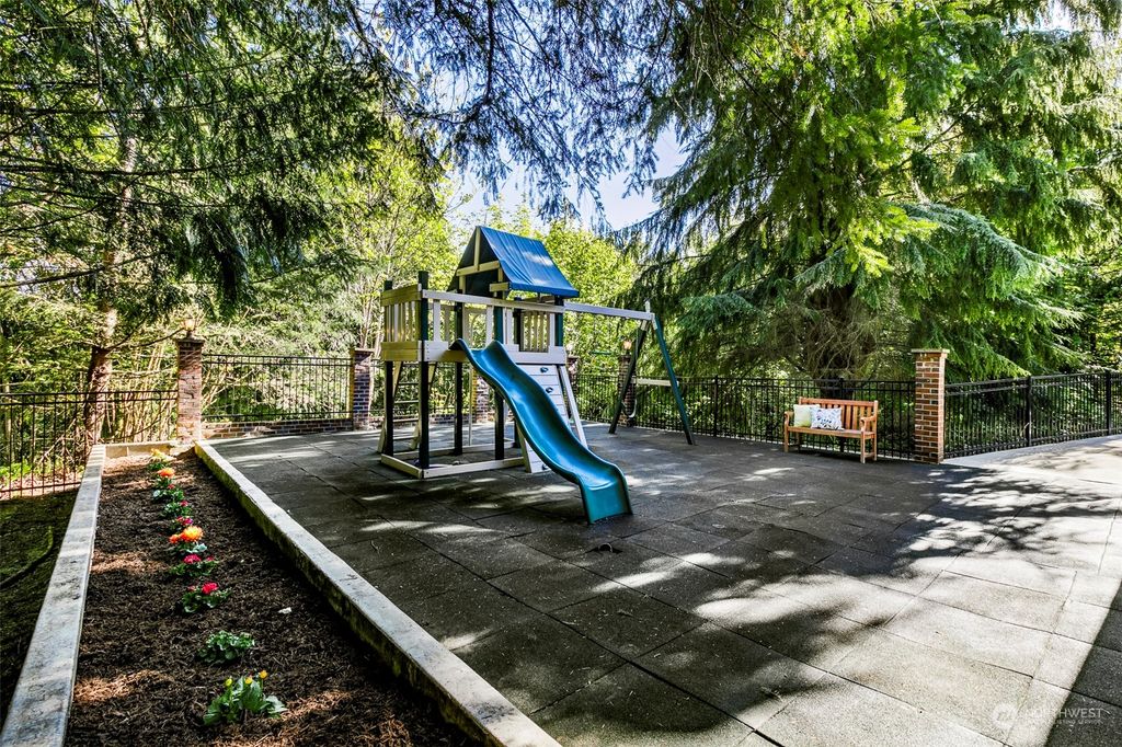 Photo of 21812 NE 1st Street, Sammamish, WA 98074 (MLS # 2232588)