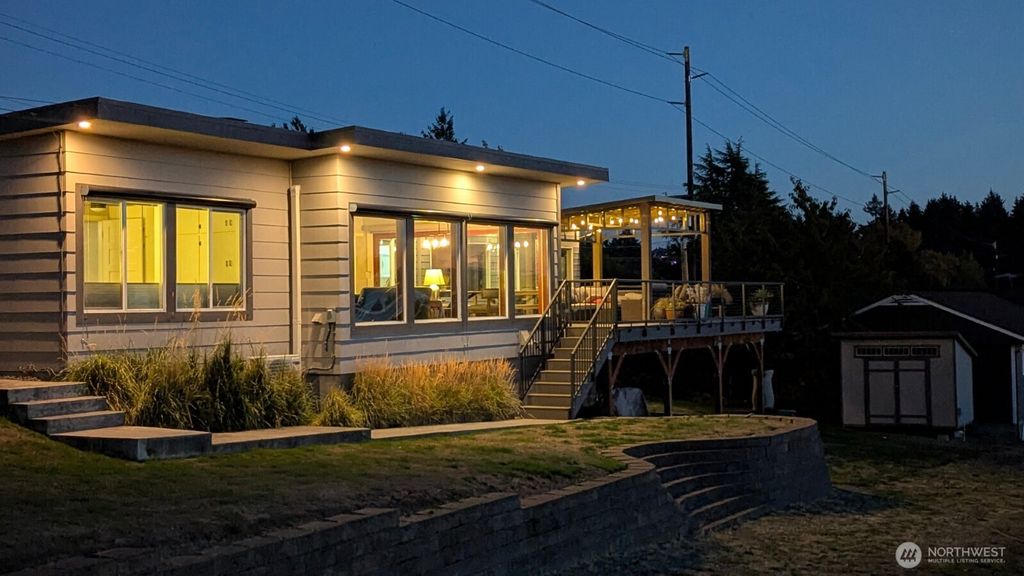 Photo of 22629 10th Avenue S, Des Moines, WA 98198 (MLS # 2435916)