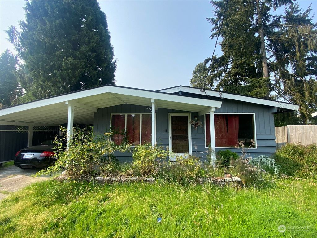 Photo of 214 SW 115th Street S, Seattle, WA 98146 (MLS # 2075388)