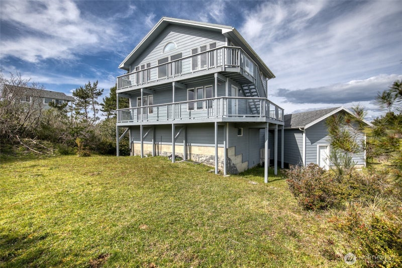 171 Marine View Drive SE